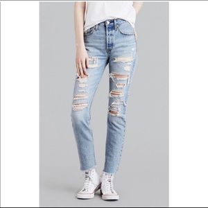 LEVI’s 501 skinny thrashed jeans 27x30
